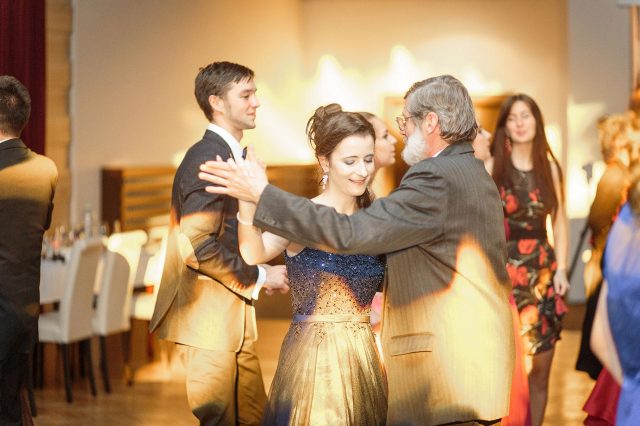 Fotka stužková – Profesor a maturantka tanec