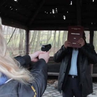 ZOO naháňačka za triednou knihou